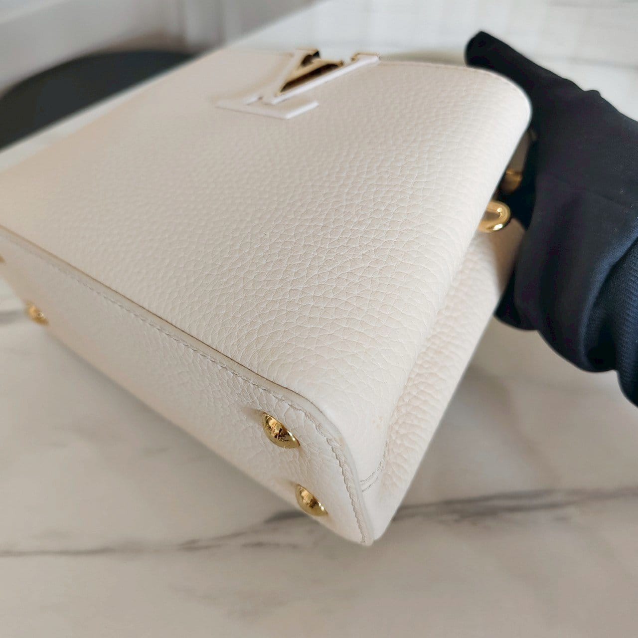 LV Capucines