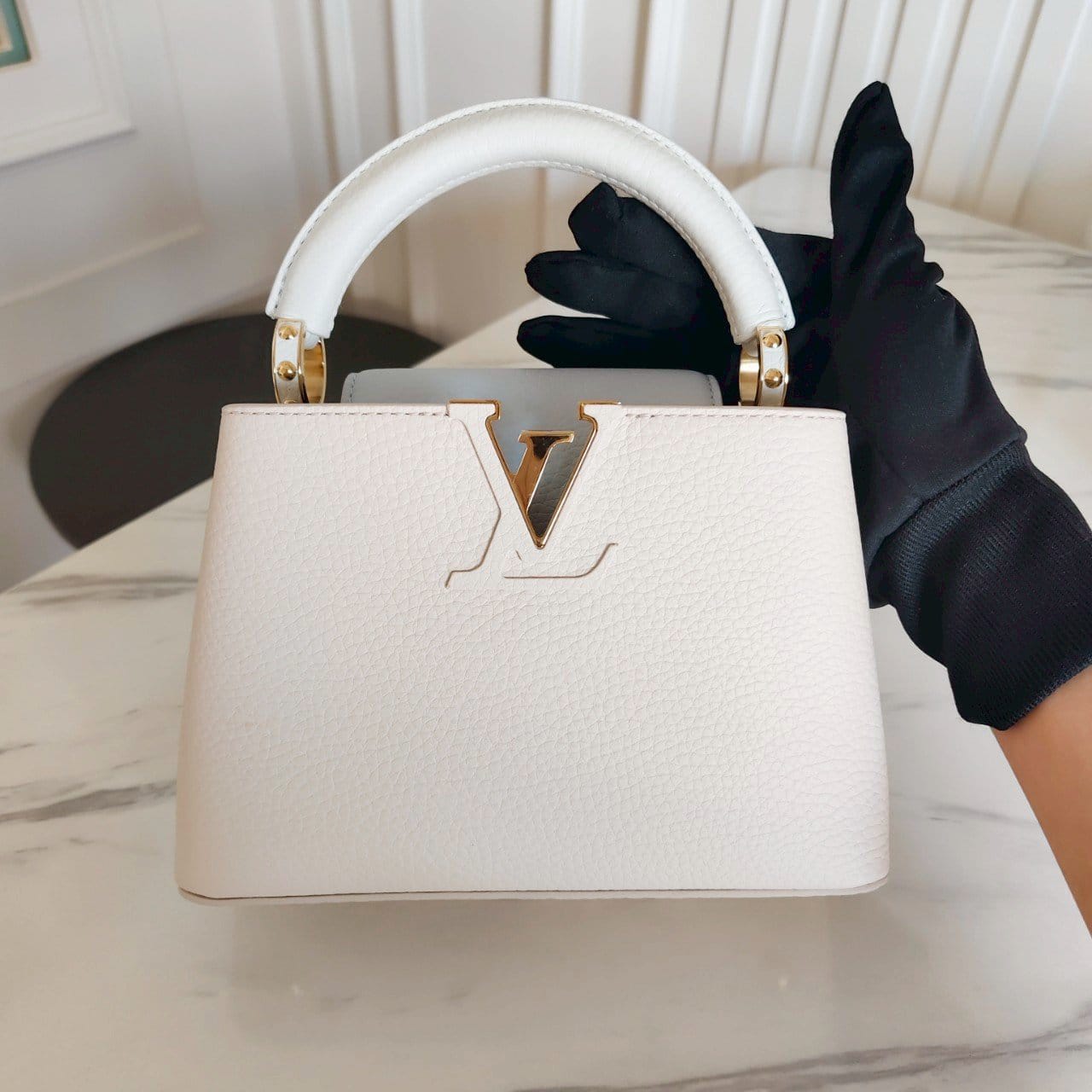 LV Capucines