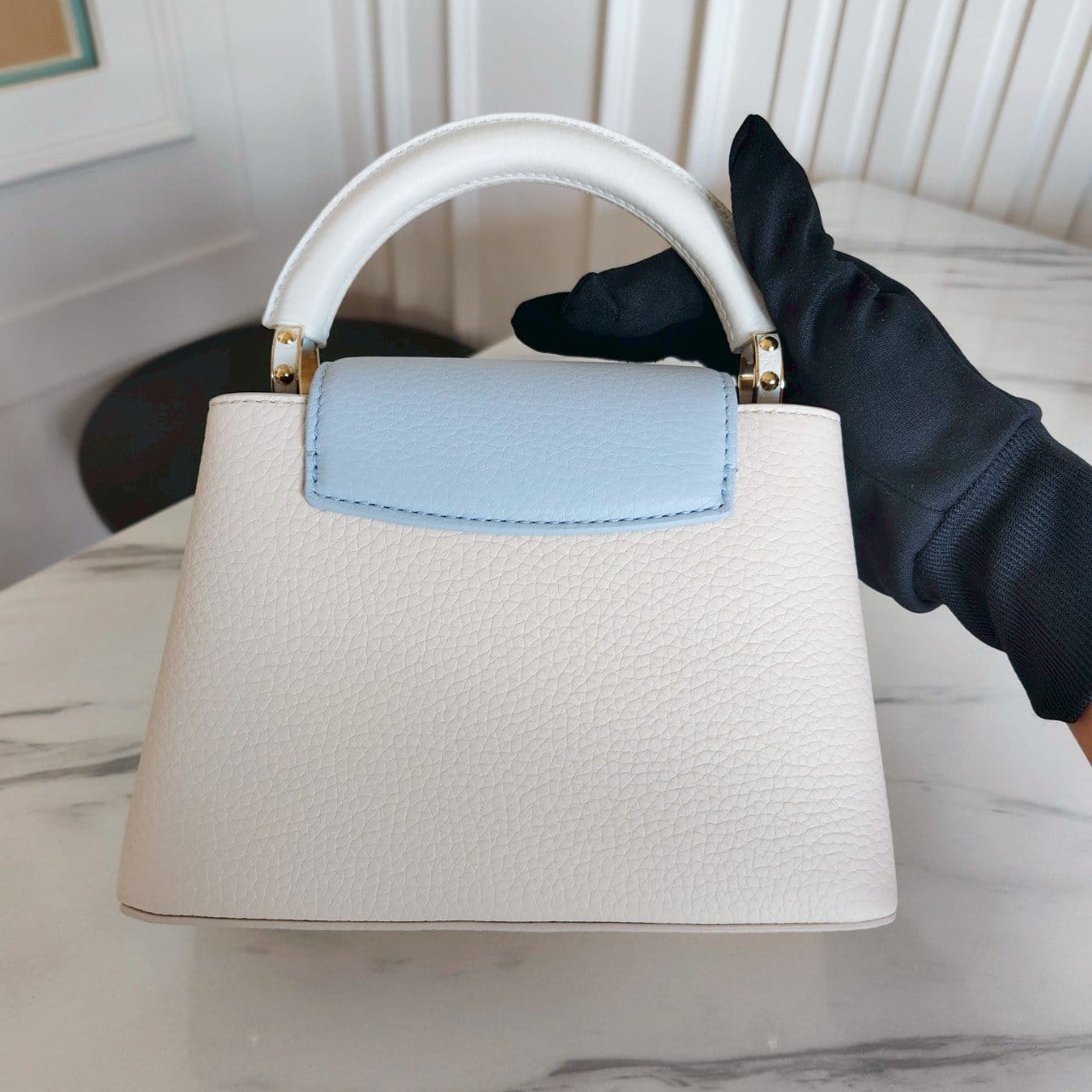 LV Capucines