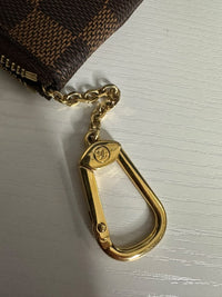 LV Damier Key Cles
