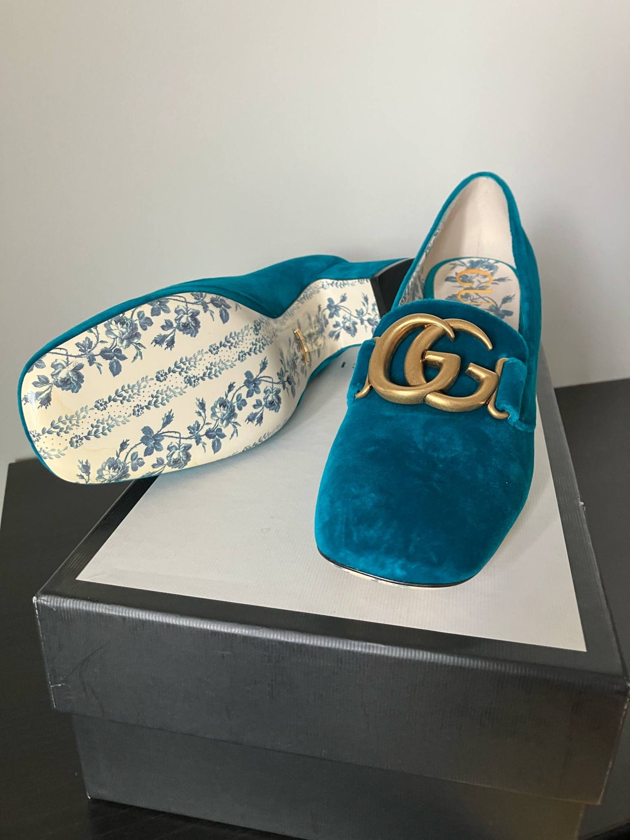 Gucci Blue pavone style size 38