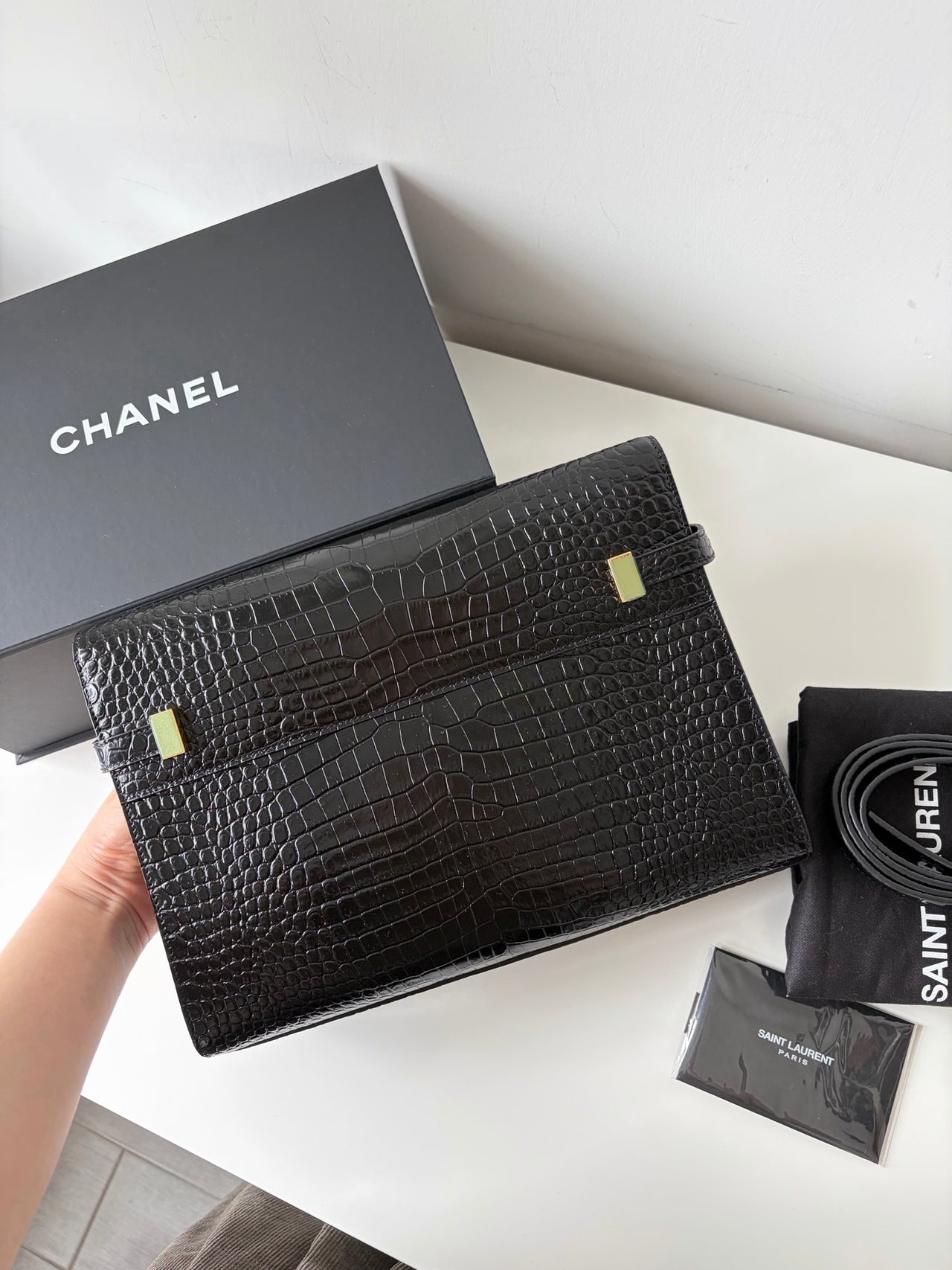 SAINT LAURENT Manhattan Medium Bag – Black Crocodile-Embossed Leather