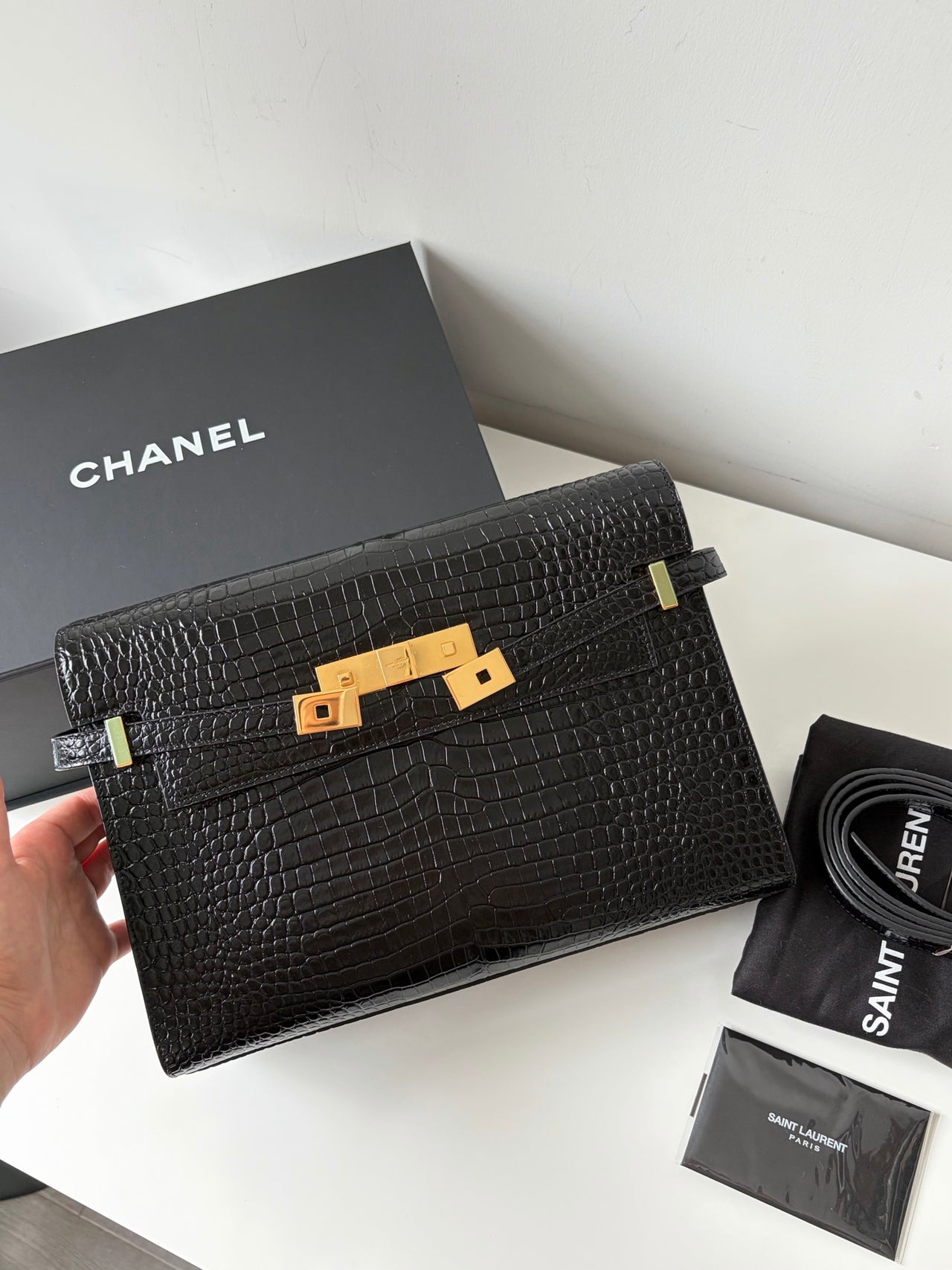 SAINT LAURENT Manhattan Medium Bag – Black Crocodile-Embossed Leather