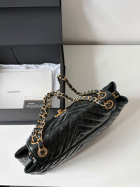 CHANEL Emerald Green V-Shaped Shoulder Bag – Oil Wax Leather