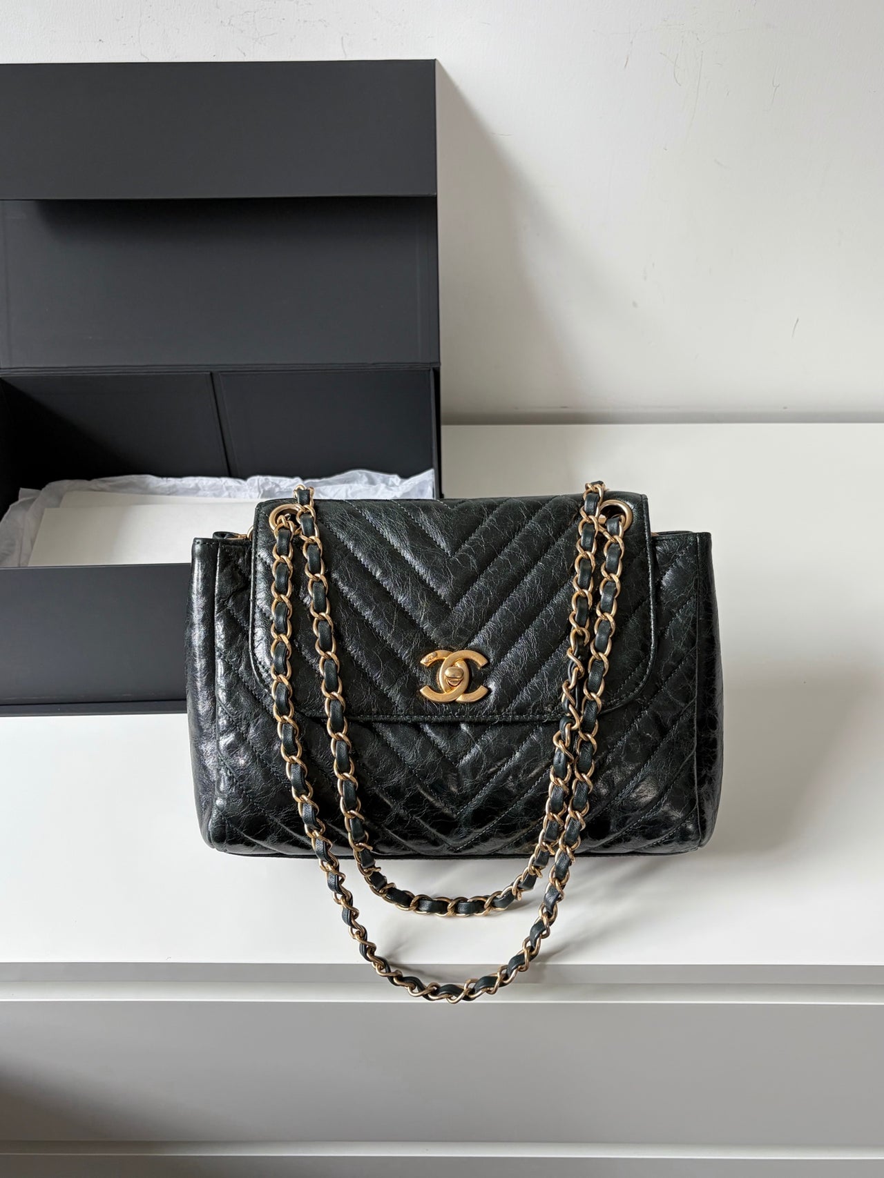 CHANEL Emerald Green V-Shaped Shoulder Bag – Oil Wax Leather