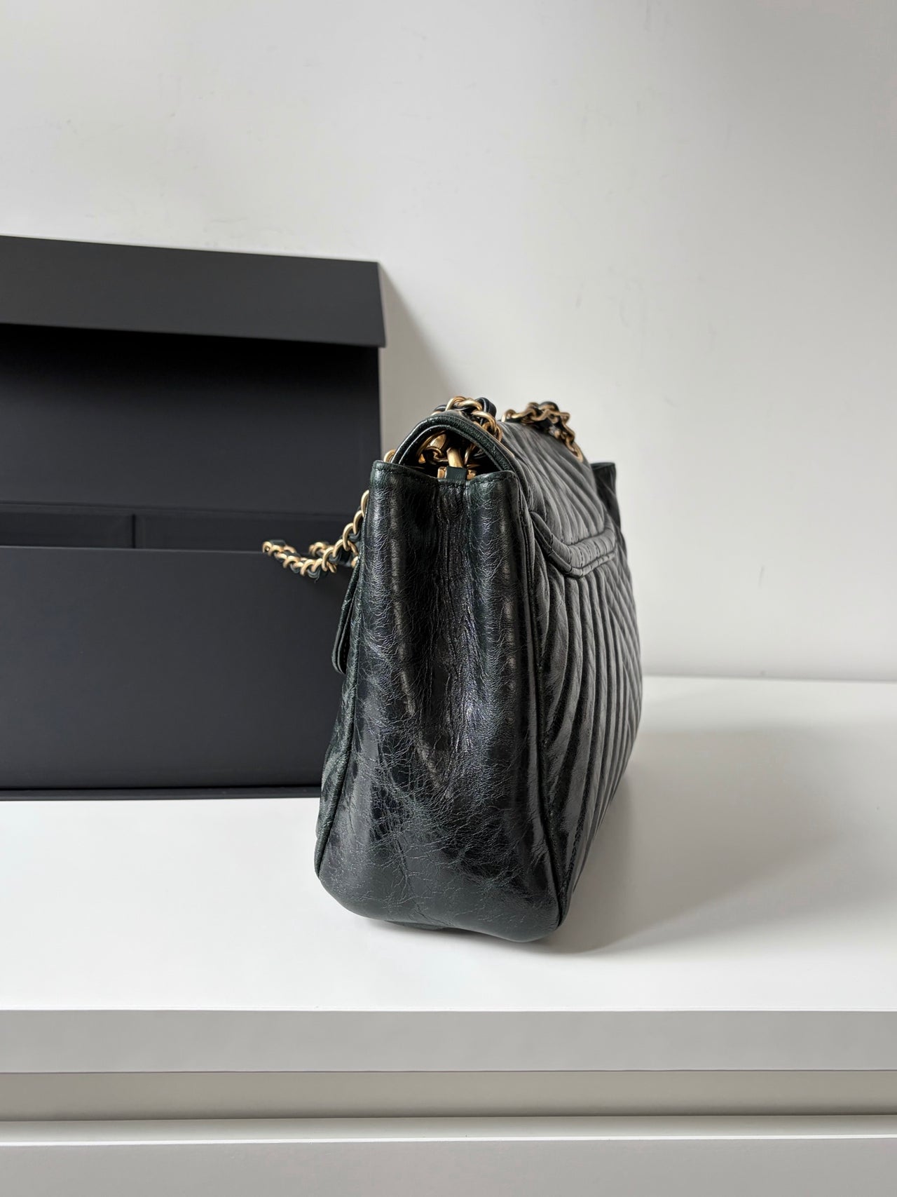 CHANEL Emerald Green V-Shaped Shoulder Bag – Oil Wax Leather