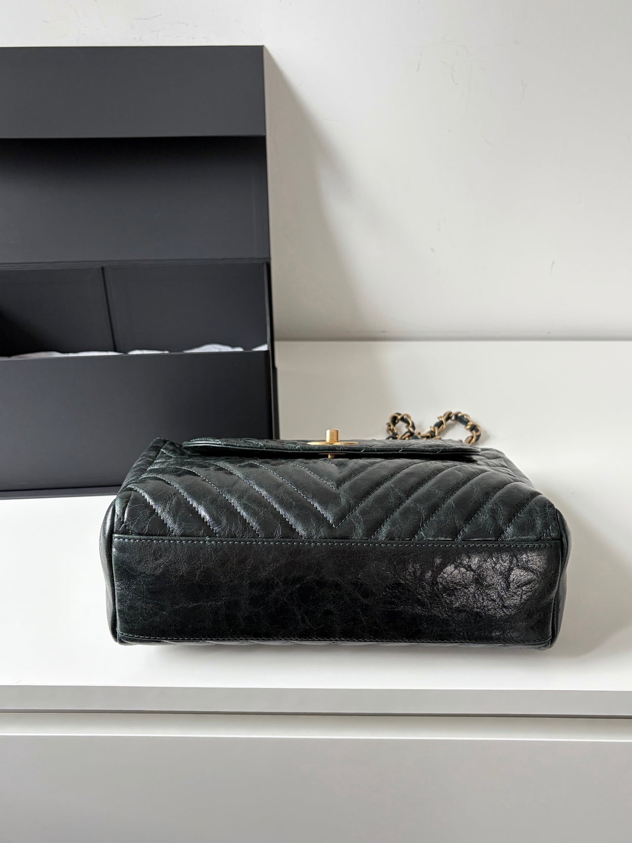 CHANEL Emerald Green V-Shaped Shoulder Bag – Oil Wax Leather