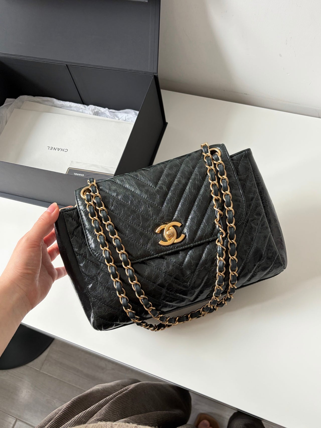 CHANEL Emerald Green V-Shaped Shoulder Bag – Oil Wax Leather