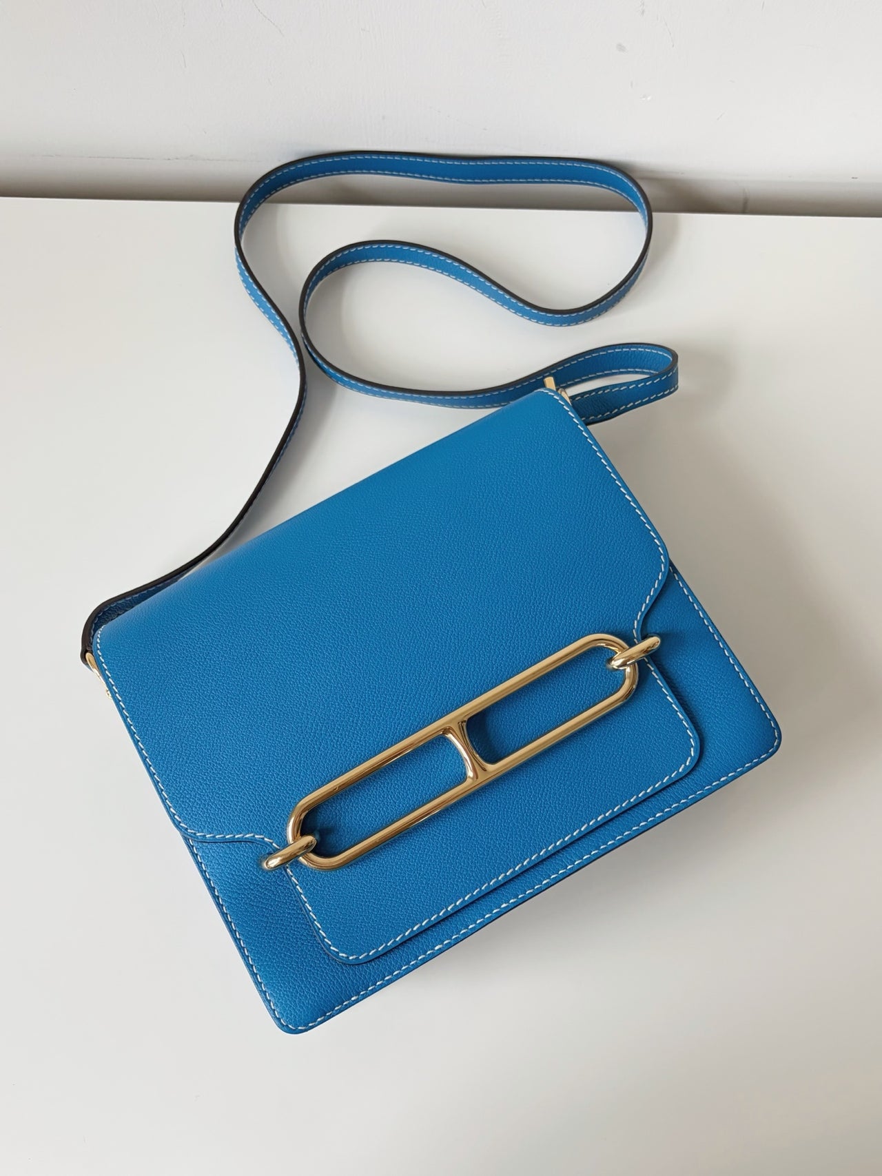 HERMÈS Roulis 23 – Blue Evercolor Calf Leather with Gold Hardware