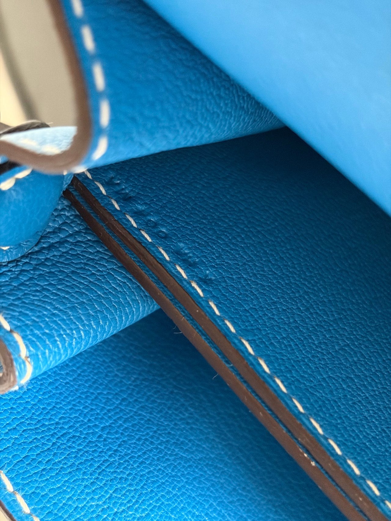 HERMÈS Roulis 23 – Blue Evercolor Calf Leather with Gold Hardware
