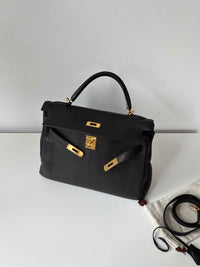 HERMÈS Kelly 32 – Black Leather with Gold Hardware