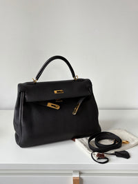 HERMÈS Kelly 32 – Black Leather with Gold Hardware