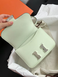 HERMÈS Constance 19 – Boucle Green Epsom Leather with Silver Hardware