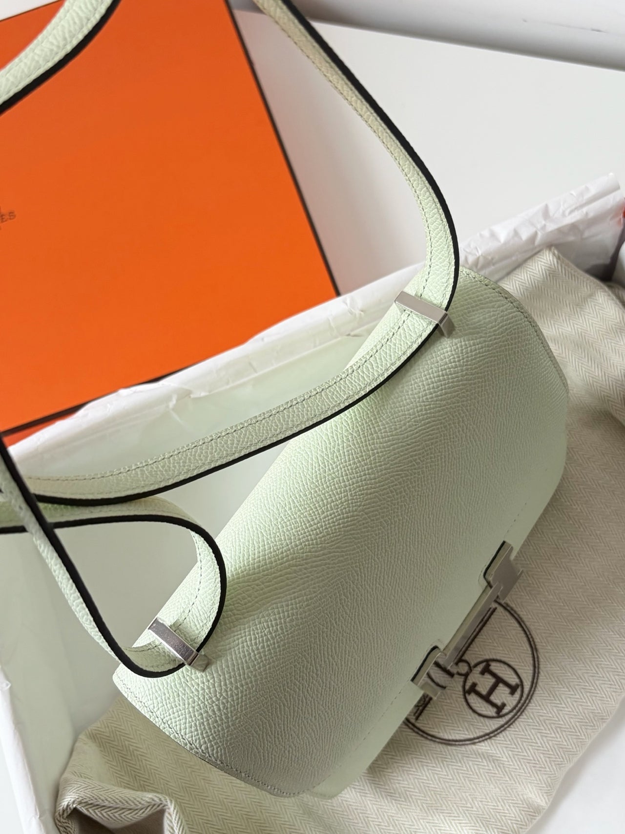 HERMÈS Constance 19 – Boucle Green Epsom Leather with Silver Hardware