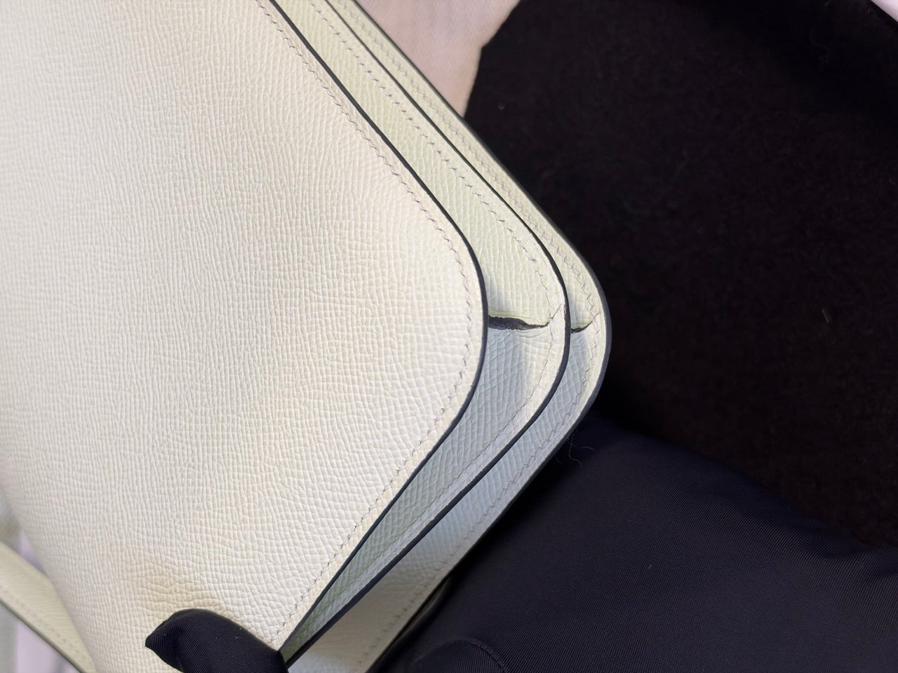 HERMÈS Constance 19 – Boucle Green Epsom Leather with Silver Hardware